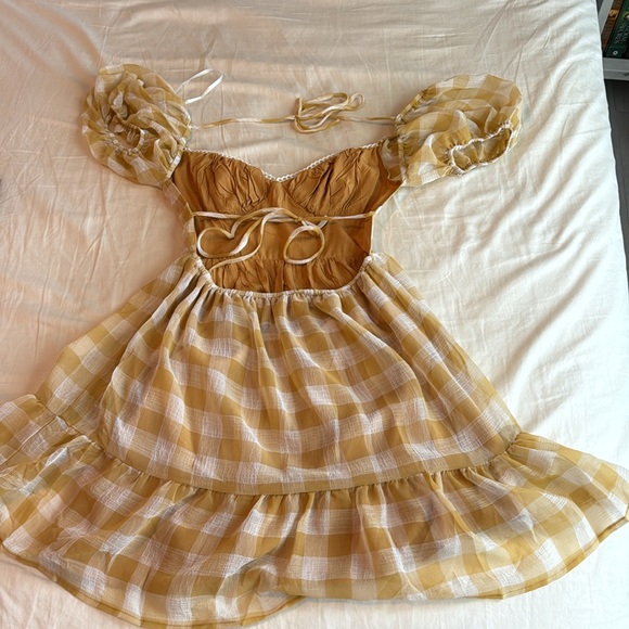 Yellow ruffle dress with open tie back - Picture 2 of 2